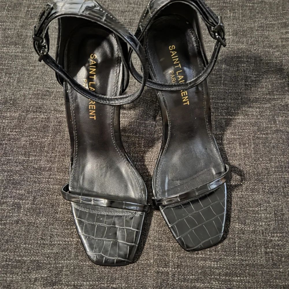 Saint Laurent Black Heels with Gold Monogram - Picture 2 of 7